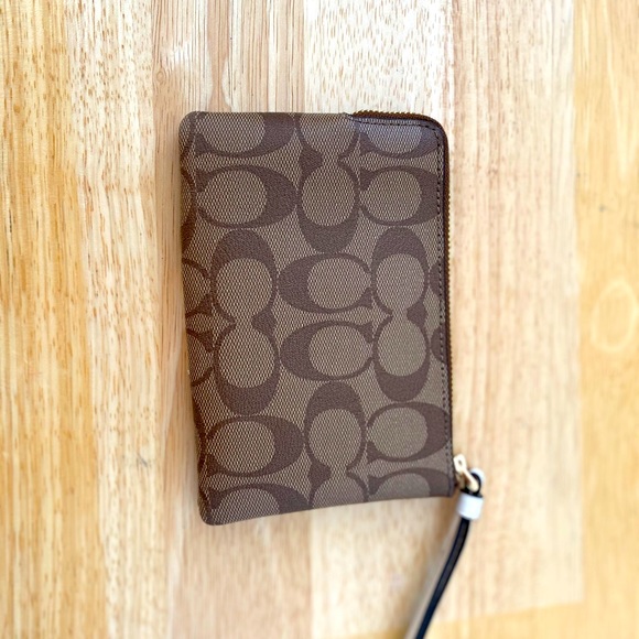 Coach Wristlet - Picture 2 of 2